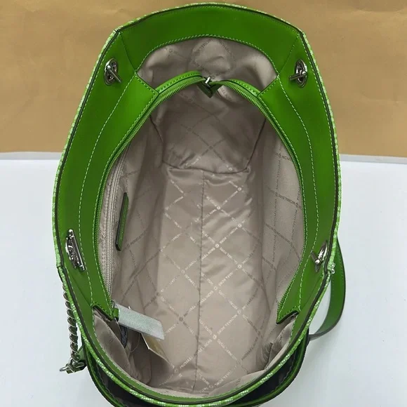 Michael Kors Jet Set Large Signature Logo Chain Shoulder Tote Bag
Jungle Green - Picture 13 of 16